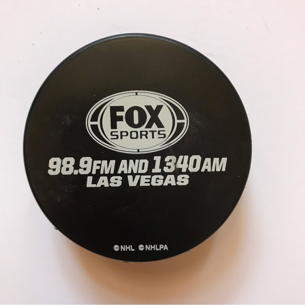 Vegas Golden Knights William Karlsson Official Hockey Puck 2018 Lady Byng Trophy - Picture 3 of 4
